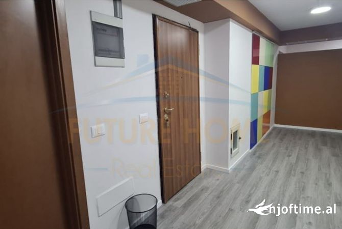 Ambient biznesi me qera 3+1 ne Tirane - 3,500 Euro